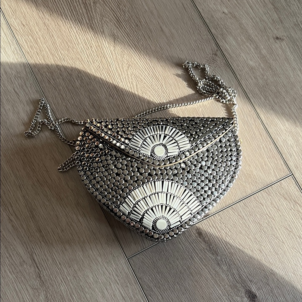 Antik Kraft Silver and White Beaded Crossbody/Clutch